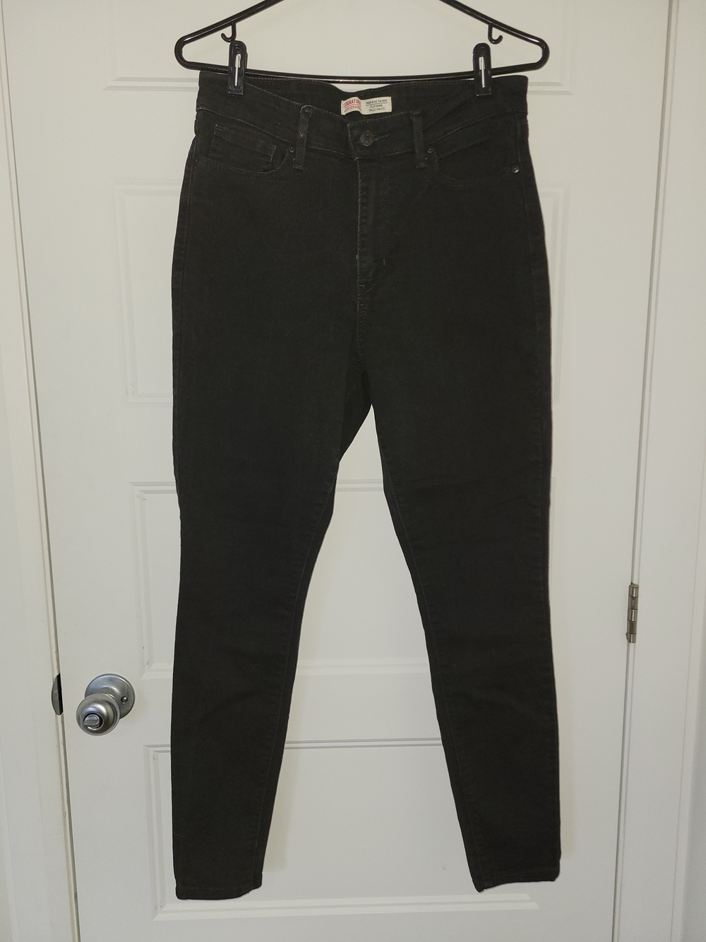 High-Rise Black Skinny Levi Strauss Signature Jeans